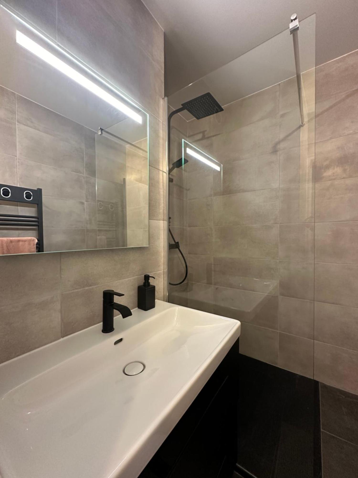 Appartement Proche Paris-Aeroport Cdg-Gare-Disney Villiers-le-Bel Exteriör bild